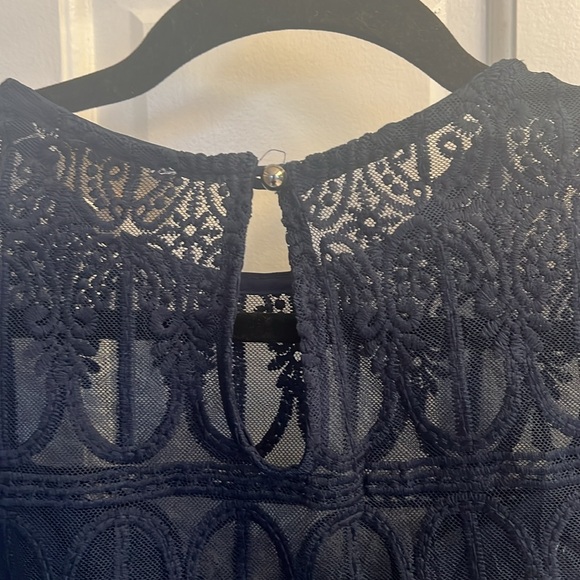 Anthropologie En Elle Marka Sheer Lace Tee Top Blouse Short Sleeve - Picture 5 of 6